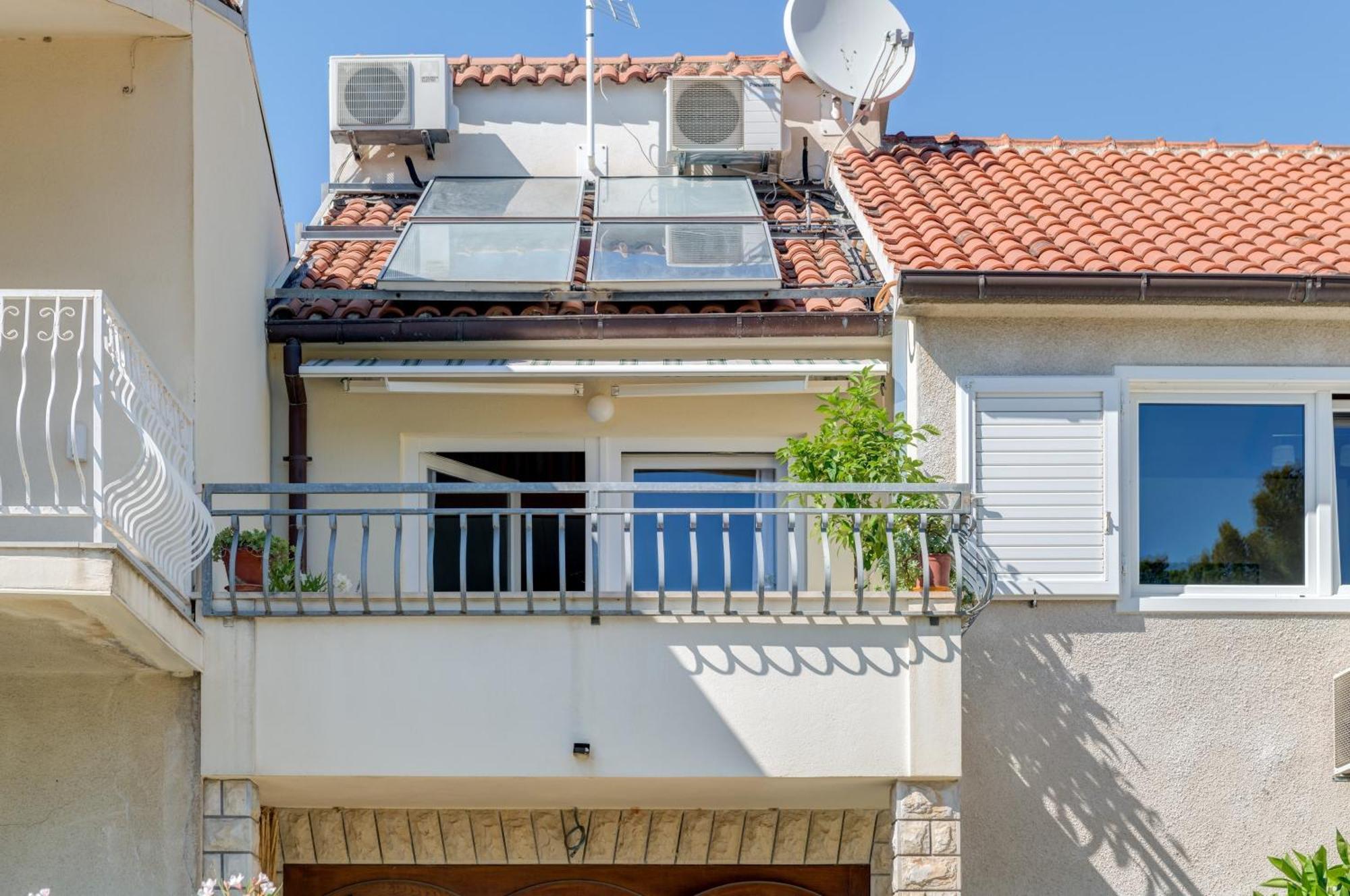 Beachfront Apartment Milan, With Balcony Split Ngoại thất bức ảnh