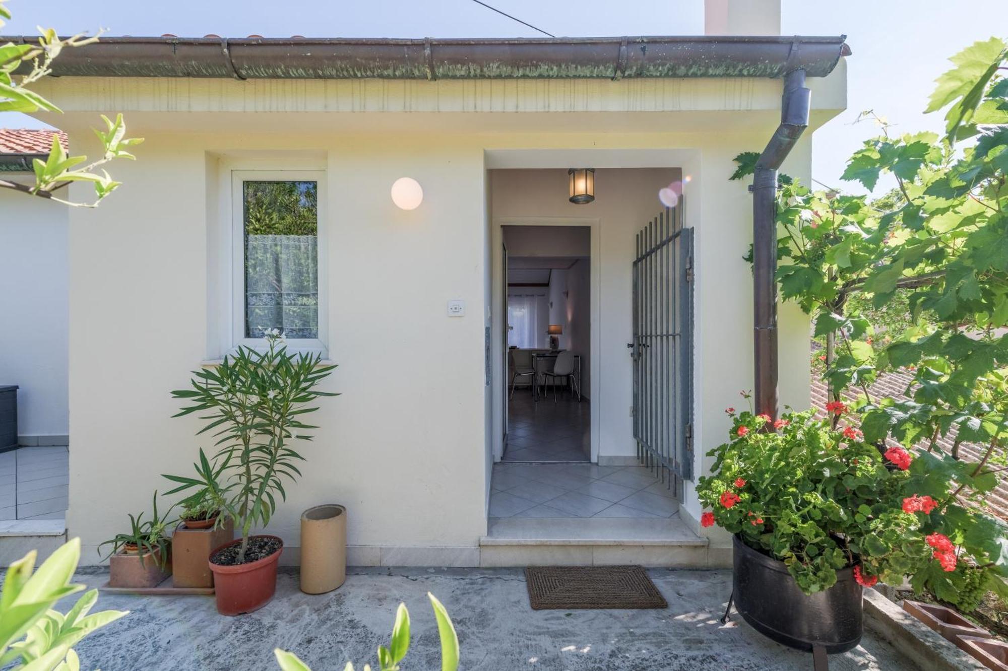 Beachfront Apartment Milan, With Balcony Split Ngoại thất bức ảnh